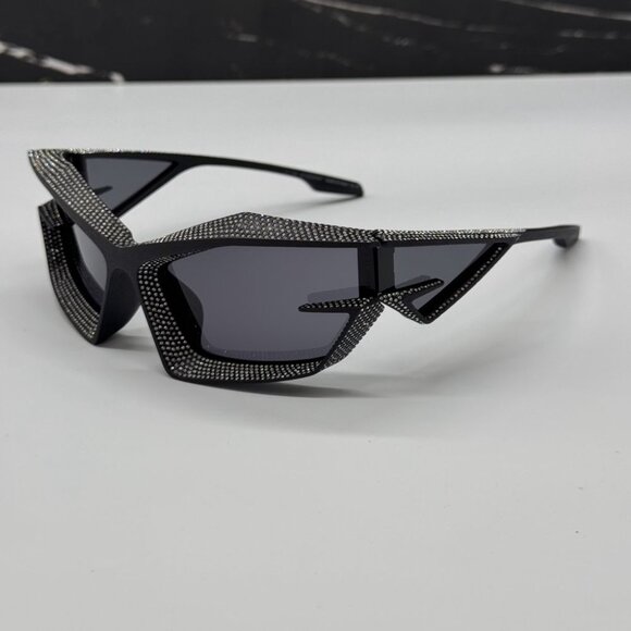 NEW GV40082I 02A GIVENCHY MATTE BLACK WITH STONES WOMEN GIVENCHY SUNGLASSES - Picture 5 of 10